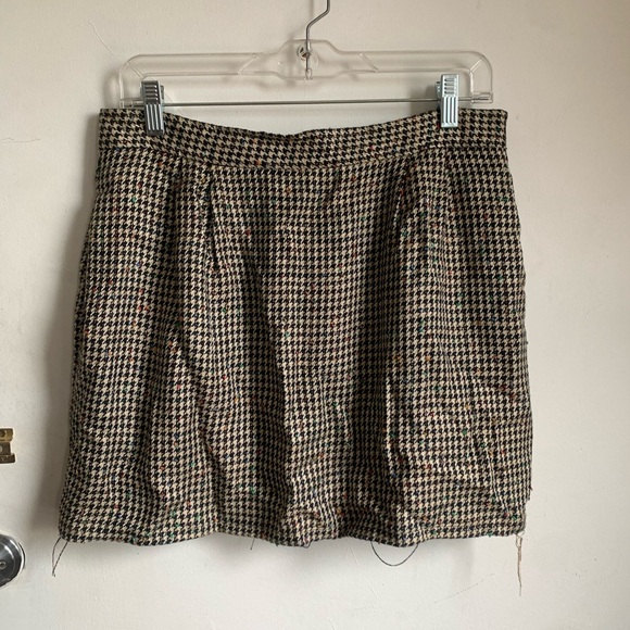 Houndstooth Mini Skirt WITH POCKETS - Picture 1 of 6